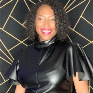 Meet your Posher, Lakisha